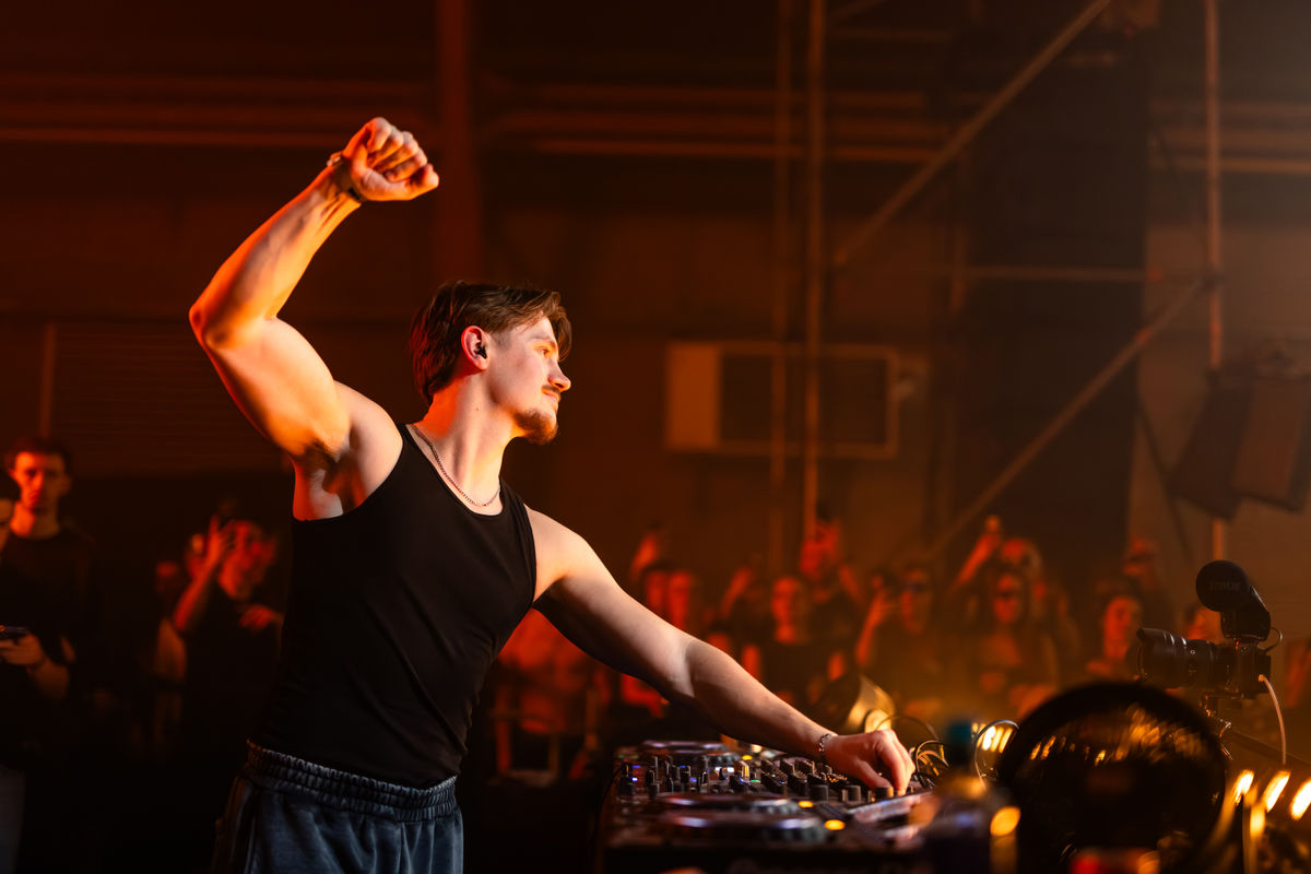 Loading... just a sec